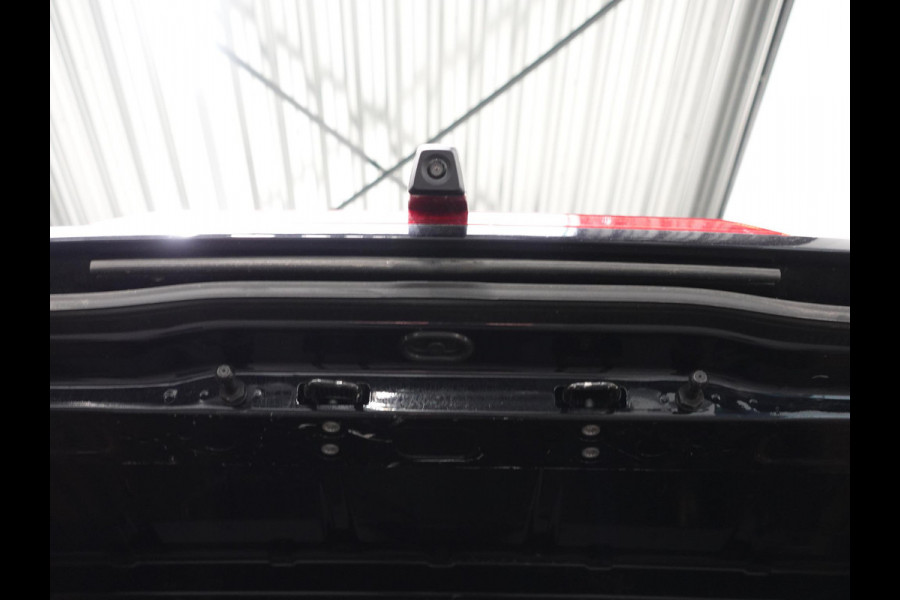 Volkswagen Crafter 177pk Automaat L3H3/ L2H2 Highline Camera Apple Carplay/Android Auto Airco Cruise control Euro6 Volkswagen Crafter 177pk Automaat L3H3/ L2H2 Highline Camera Apple Carplay/Android Auto Airco Cruise control Euro6