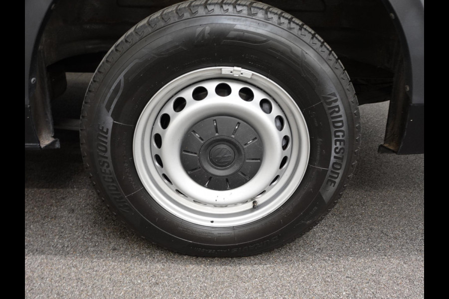 Volkswagen Crafter 177pk Automaat L3H3/ L2H2 Highline Camera Apple Carplay/Android Auto Airco Cruise control Euro6 Volkswagen Crafter 177pk Automaat L3H3/ L2H2 Highline Camera Apple Carplay/Android Auto Airco Cruise control Euro6