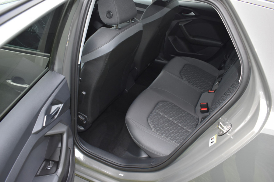 Audi A1 Sportback 30 TFSI S edition S-line Automaat 30s 111pk Audi A1 Sportback 30 TFSI S edition S-line Automaat 30s 111pk