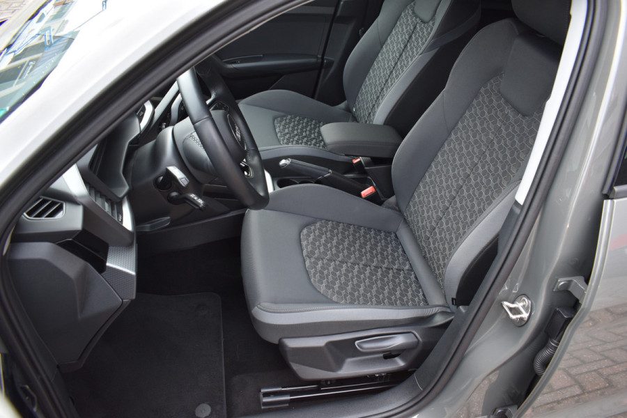 Audi A1 Sportback 30 TFSI S edition S-line Automaat 30s 111pk Audi A1 Sportback 30 TFSI S edition S-line Automaat 30s 111pk