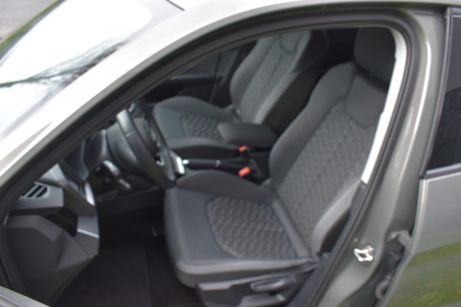 Audi A1 Sportback 30 TFSI S edition S-line Automaat 30s 111pk Audi A1 Sportback 30 TFSI S edition S-line Automaat 30s 111pk