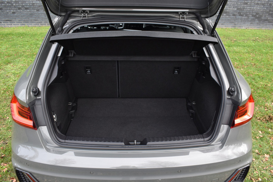 Audi A1 Sportback 30 TFSI S edition S-line Automaat 30s 111pk Audi A1 Sportback 30 TFSI S edition S-line Automaat 30s 111pk