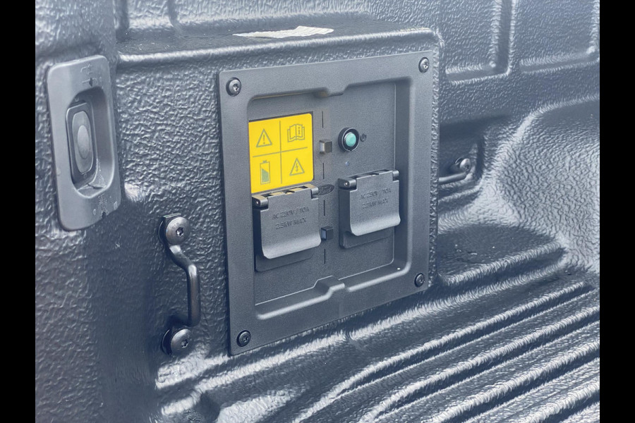 Ford Ranger 2.3 PHEV Wildtrak Double Cab 281pk | 0,99% Renteactie | SCI | 5 persoons! | Technology Pack Plus Trailer | Cargo Area Pack | Power Rollertop | Prijs excl. BTW incl. BPM | laadkabel mode 3 16A | Rijklaar Ford Ranger 2.3 PHEV Wildtrak Double Cab 281pk | 0,99% Renteactie | SCI | 5 persoons! | Technology Pack Plus Trailer | Cargo Area Pack | Power Rollertop | Prijs excl. BTW incl. BPM | laadkabel mode 3 16A | Rijklaar