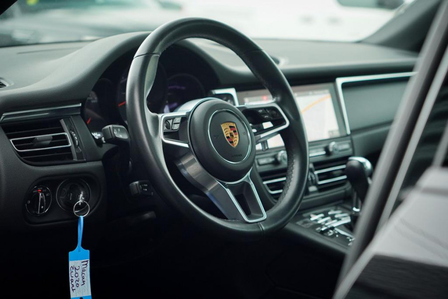 Porsche Macan 2.0 / Panoramadak / Incl BTW / 20''  / Stoelverwarming