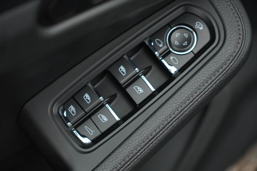 Porsche Macan 2.0 / Panoramadak / Incl BTW / 20''  / Stoelverwarming