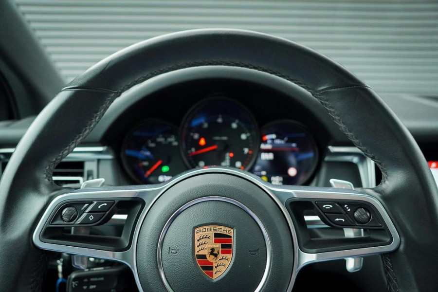 Porsche Macan 2.0 / Panoramadak / Incl BTW / 20''  / Stoelverwarming