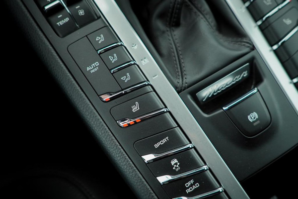 Porsche Macan 2.0 / Panoramadak / Incl BTW / 20''  / Stoelverwarming