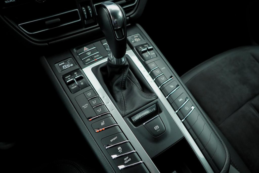 Porsche Macan 2.0 / Panoramadak / Incl BTW / 20''  / Stoelverwarming