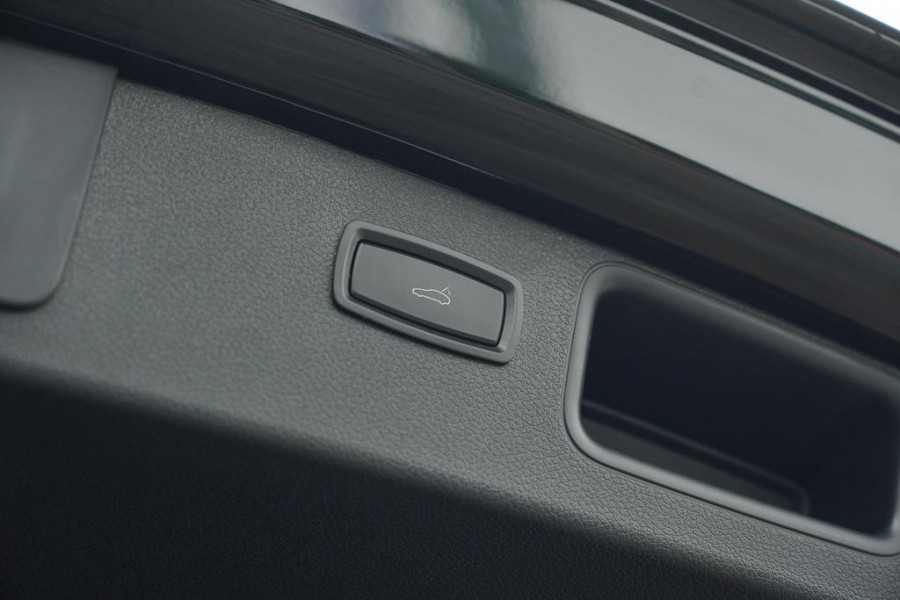 Porsche Macan 2.0 / Panoramadak / Incl BTW / 20''  / Stoelverwarming