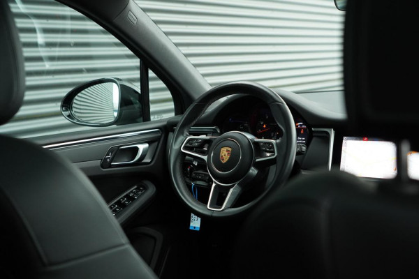 Porsche Macan 2.0 / Panoramadak / Incl BTW / 20''  / Stoelverwarming