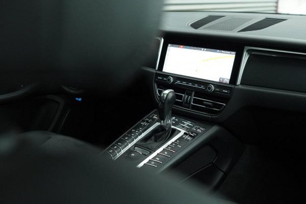 Porsche Macan 2.0 / Panoramadak / Incl BTW / 20''  / Stoelverwarming