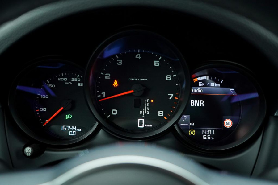 Porsche Macan 2.0 / Panoramadak / Incl BTW / 20''  / Stoelverwarming