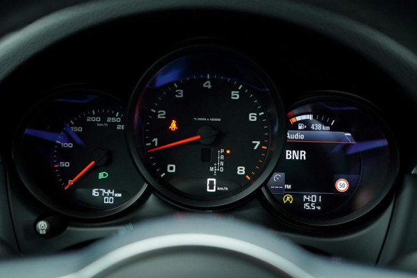 Porsche Macan 2.0 / Panoramadak / Incl BTW / 20''  / Stoelverwarming