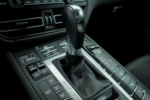 Porsche Macan 2.0 / Panoramadak / Incl BTW / 20''  / Stoelverwarming