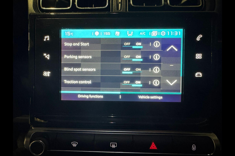 Citroën C3 1.2 PureTech S&S Shine | Camera | Navigatie | Nieuwe Distributie Citroën C3 1.2 PureTech S&S Shine | Camera | Navigatie | Nieuwe Distributie