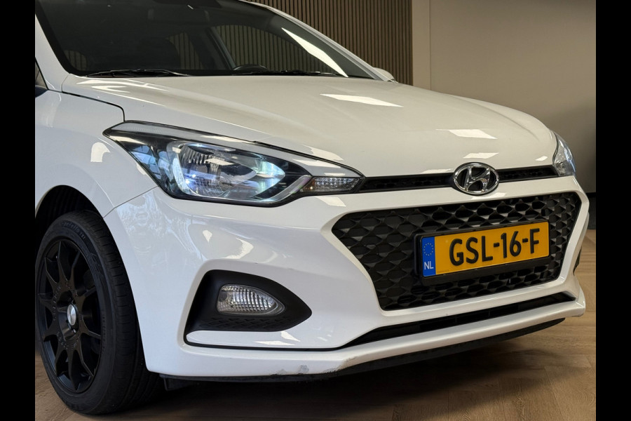Hyundai i20 1.2 HP i-Motion Premium NAVIGATIE CARPLAY AIRCO BLACK EDITION Hyundai i20 1.2 HP i-Motion Premium NAVIGATIE CARPLAY AIRCO BLACK EDITION