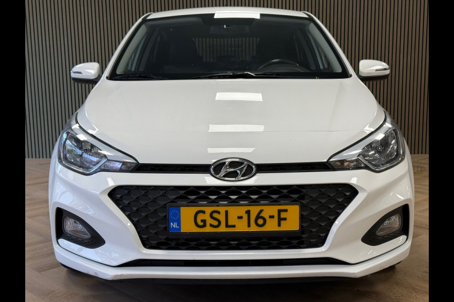 Hyundai i20 1.2 HP i-Motion Premium NAVIGATIE CARPLAY AIRCO BLACK EDITION Hyundai i20 1.2 HP i-Motion Premium NAVIGATIE CARPLAY AIRCO BLACK EDITION