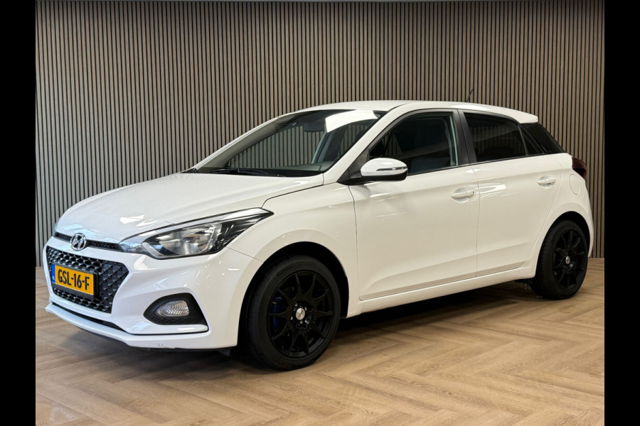 Hyundai i20 1.2 HP i-Motion Premium NAVIGATIE CARPLAY AIRCO BLACK EDITION Hyundai i20 1.2 HP i-Motion Premium NAVIGATIE CARPLAY AIRCO BLACK EDITION