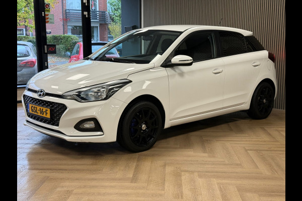 Hyundai i20 1.2 HP i-Motion Premium NAVIGATIE CARPLAY AIRCO BLACK EDITION Hyundai i20 1.2 HP i-Motion Premium NAVIGATIE CARPLAY AIRCO BLACK EDITION