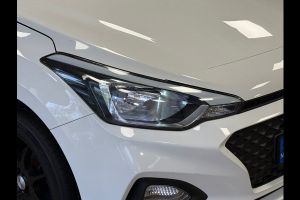 Hyundai i20 1.2 HP i-Motion Premium NAVIGATIE CARPLAY AIRCO BLACK EDITION Hyundai i20 1.2 HP i-Motion Premium NAVIGATIE CARPLAY AIRCO BLACK EDITION