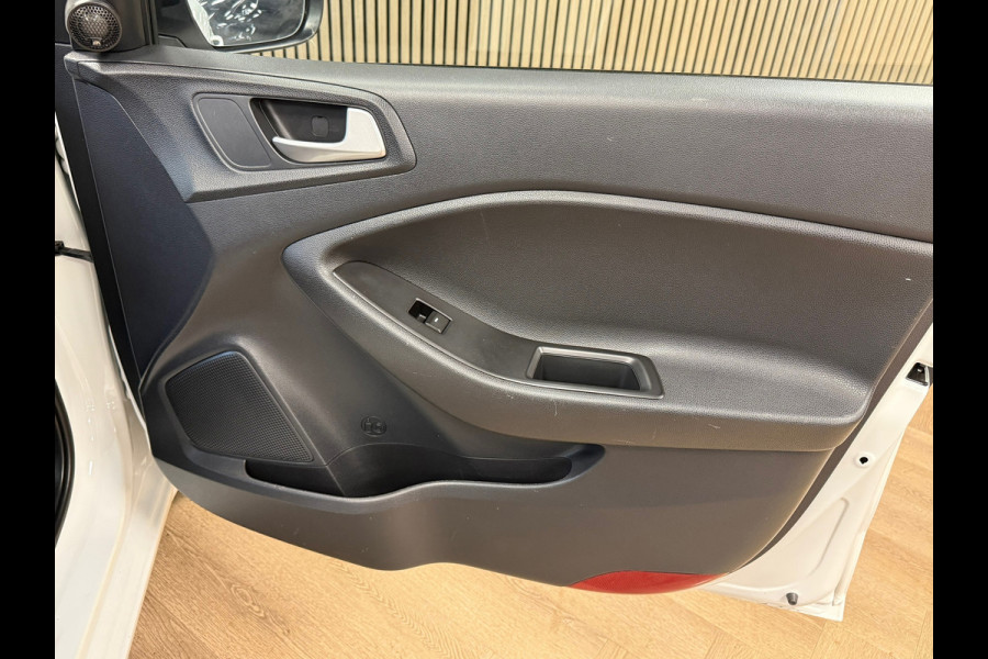 Hyundai i20 1.2 HP i-Motion Premium NAVIGATIE CARPLAY AIRCO BLACK EDITION Hyundai i20 1.2 HP i-Motion Premium NAVIGATIE CARPLAY AIRCO BLACK EDITION