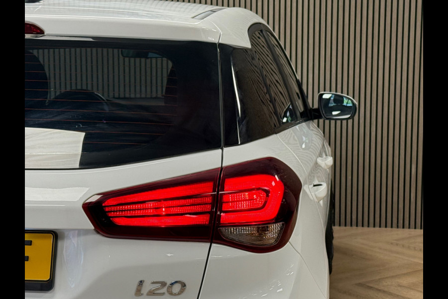 Hyundai i20 1.2 HP i-Motion Premium NAVIGATIE CARPLAY AIRCO BLACK EDITION Hyundai i20 1.2 HP i-Motion Premium NAVIGATIE CARPLAY AIRCO BLACK EDITION