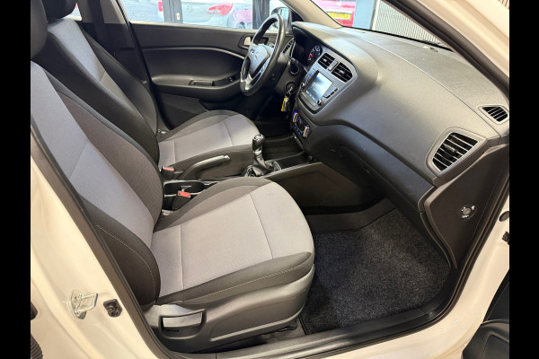 Hyundai i20 1.2 HP i-Motion Premium NAVIGATIE CARPLAY AIRCO BLACK EDITION Hyundai i20 1.2 HP i-Motion Premium NAVIGATIE CARPLAY AIRCO BLACK EDITION