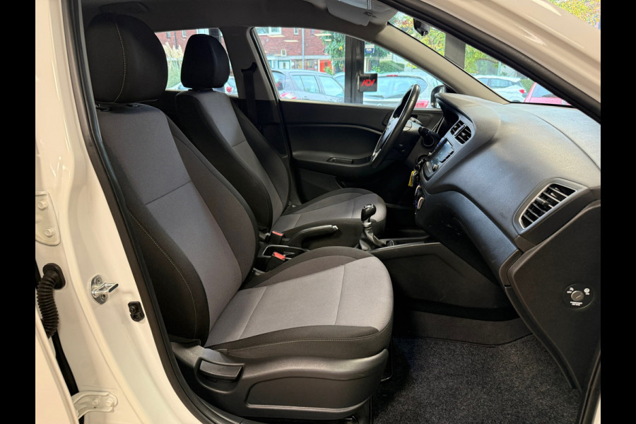 Hyundai i20 1.2 HP i-Motion Premium NAVIGATIE CARPLAY AIRCO BLACK EDITION Hyundai i20 1.2 HP i-Motion Premium NAVIGATIE CARPLAY AIRCO BLACK EDITION