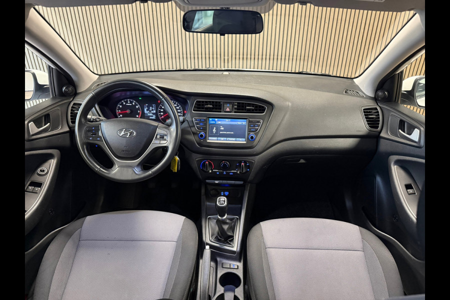 Hyundai i20 1.2 HP i-Motion Premium NAVIGATIE CARPLAY AIRCO BLACK EDITION Hyundai i20 1.2 HP i-Motion Premium NAVIGATIE CARPLAY AIRCO BLACK EDITION