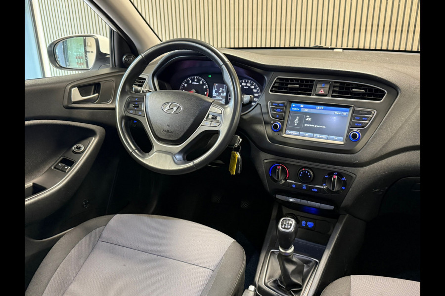 Hyundai i20 1.2 HP i-Motion Premium NAVIGATIE CARPLAY AIRCO BLACK EDITION Hyundai i20 1.2 HP i-Motion Premium NAVIGATIE CARPLAY AIRCO BLACK EDITION