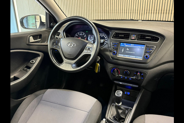 Hyundai i20 1.2 HP i-Motion Premium NAVIGATIE CARPLAY AIRCO BLACK EDITION Hyundai i20 1.2 HP i-Motion Premium NAVIGATIE CARPLAY AIRCO BLACK EDITION