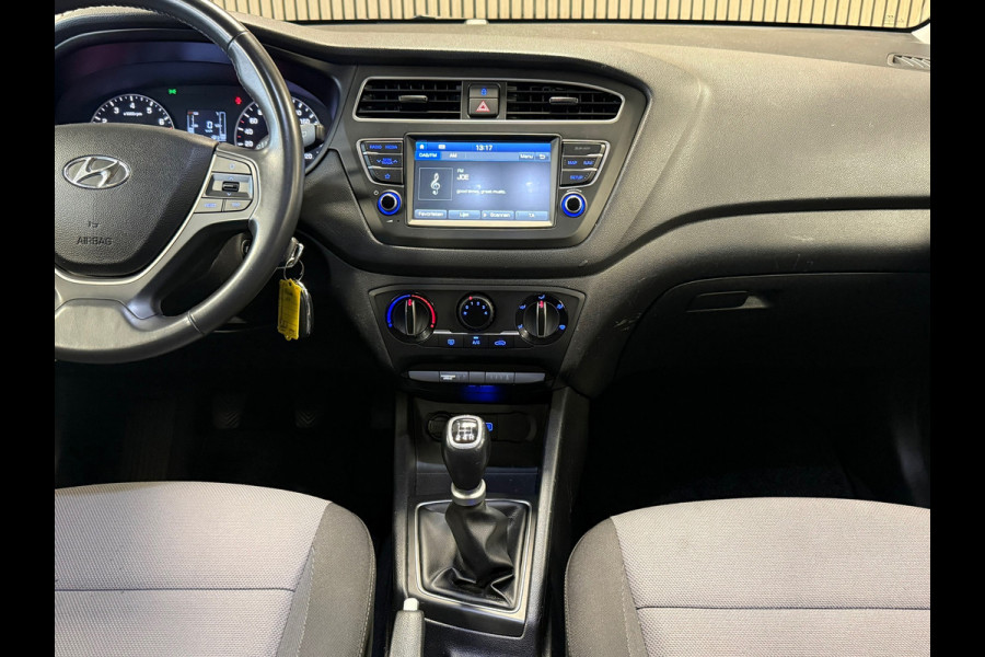 Hyundai i20 1.2 HP i-Motion Premium NAVIGATIE CARPLAY AIRCO BLACK EDITION Hyundai i20 1.2 HP i-Motion Premium NAVIGATIE CARPLAY AIRCO BLACK EDITION