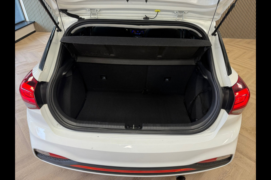 Hyundai i20 1.2 HP i-Motion Premium NAVIGATIE CARPLAY AIRCO BLACK EDITION Hyundai i20 1.2 HP i-Motion Premium NAVIGATIE CARPLAY AIRCO BLACK EDITION