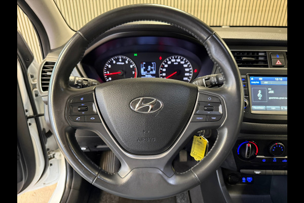 Hyundai i20 1.2 HP i-Motion Premium NAVIGATIE CARPLAY AIRCO BLACK EDITION Hyundai i20 1.2 HP i-Motion Premium NAVIGATIE CARPLAY AIRCO BLACK EDITION