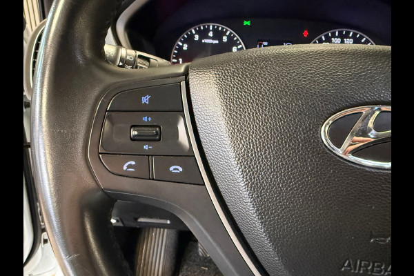 Hyundai i20 1.2 HP i-Motion Premium NAVIGATIE CARPLAY AIRCO BLACK EDITION Hyundai i20 1.2 HP i-Motion Premium NAVIGATIE CARPLAY AIRCO BLACK EDITION