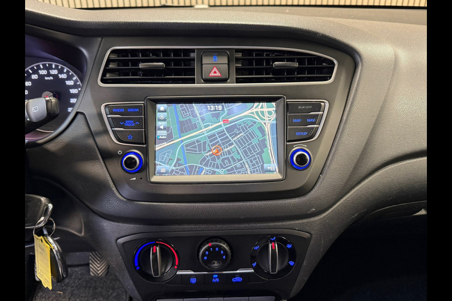 Hyundai i20 1.2 HP i-Motion Premium NAVIGATIE CARPLAY AIRCO BLACK EDITION Hyundai i20 1.2 HP i-Motion Premium NAVIGATIE CARPLAY AIRCO BLACK EDITION