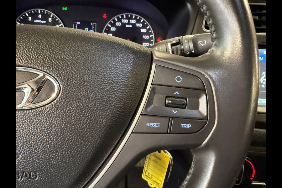 Hyundai i20 1.2 HP i-Motion Premium NAVIGATIE CARPLAY AIRCO BLACK EDITION Hyundai i20 1.2 HP i-Motion Premium NAVIGATIE CARPLAY AIRCO BLACK EDITION