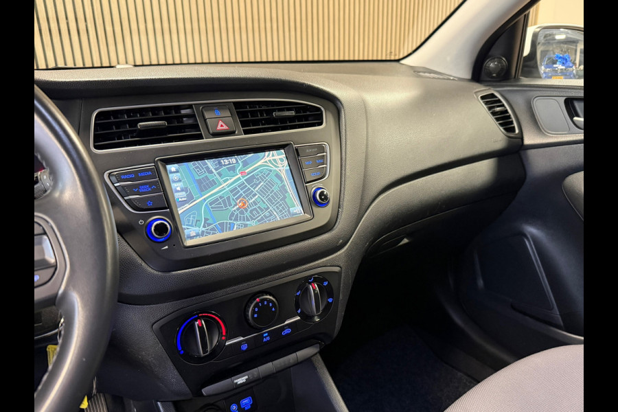Hyundai i20 1.2 HP i-Motion Premium NAVIGATIE CARPLAY AIRCO BLACK EDITION Hyundai i20 1.2 HP i-Motion Premium NAVIGATIE CARPLAY AIRCO BLACK EDITION