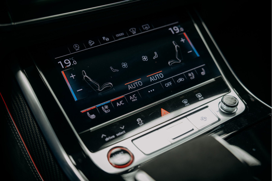 Audi RSQ8 4.0 TFSI RS Q8 quattro RSQ8 Urban!! Vossen HF5 24 inch, Akra, Full PPF Audi exclusief kleur Audi RSQ8 4.0 TFSI RS Q8 quattro RSQ8 Urban!! Vossen HF5 24 inch, Akra, Full PPF Audi exclusief kleur