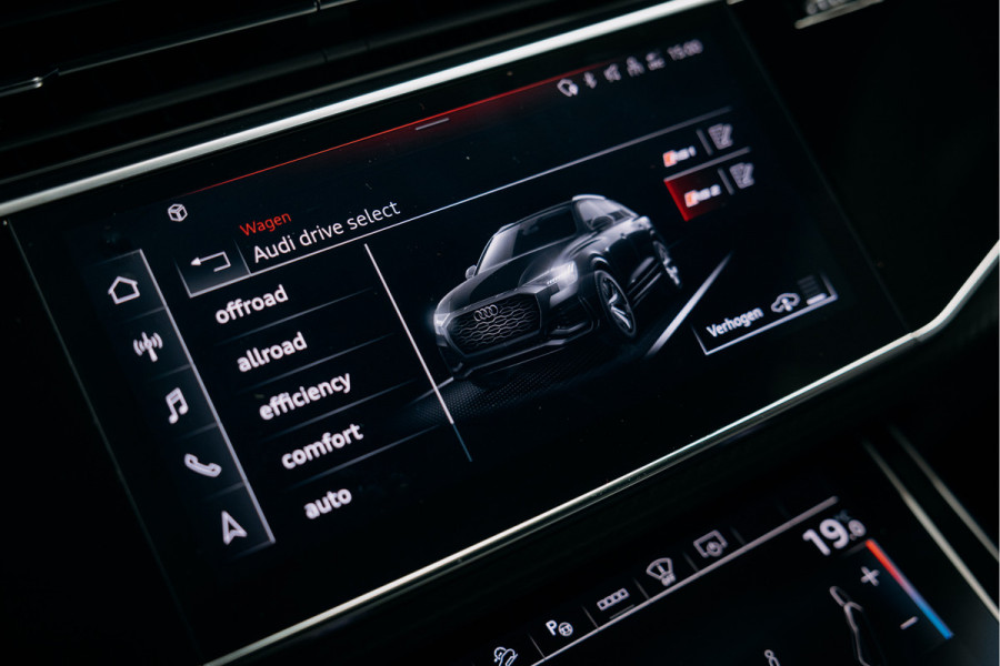 Audi RSQ8 4.0 TFSI RS Q8 quattro RSQ8 Urban!! Vossen HF5 24 inch, Akra, Full PPF Audi exclusief kleur Audi RSQ8 4.0 TFSI RS Q8 quattro RSQ8 Urban!! Vossen HF5 24 inch, Akra, Full PPF Audi exclusief kleur