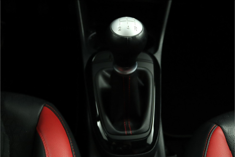 Kia Picanto 1.0 DPi GT-Line Apple Carplay/ Android Auto - Cruise Control - Climate Control - Navigatie - Achteruitrijcamera - Fabrieksgarantie tot 10-2031 Kia Picanto 1.0 DPi GT-Line Apple Carplay/ Android Auto - Cruise Control - Climate Control - Navigatie - Achteruitrijcamera - Fabrieksgarantie tot 10-2031