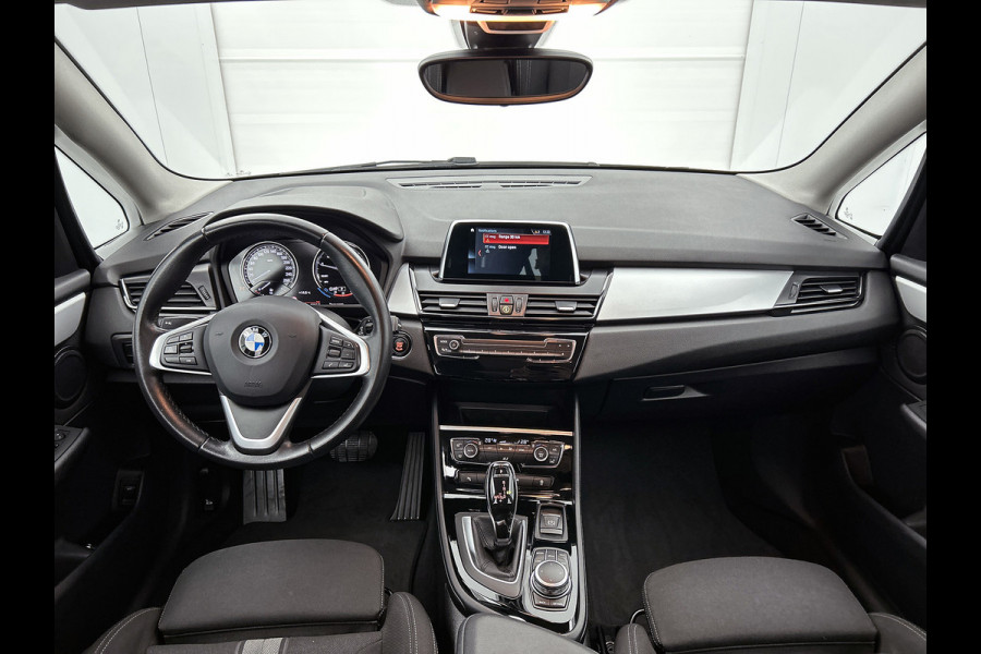 BMW 2 Serie Active Tourer 218i Executive Launch Edition(NL-auto, Dealer OnderH, Camera, Navi, Parkeersensoren, Sportstoelen, Etc) BMW 2 Serie Active Tourer 218i Executive Launch Edition(NL-auto, Dealer OnderH, Camera, Navi, Parkeersensoren, Sportstoelen, Etc)