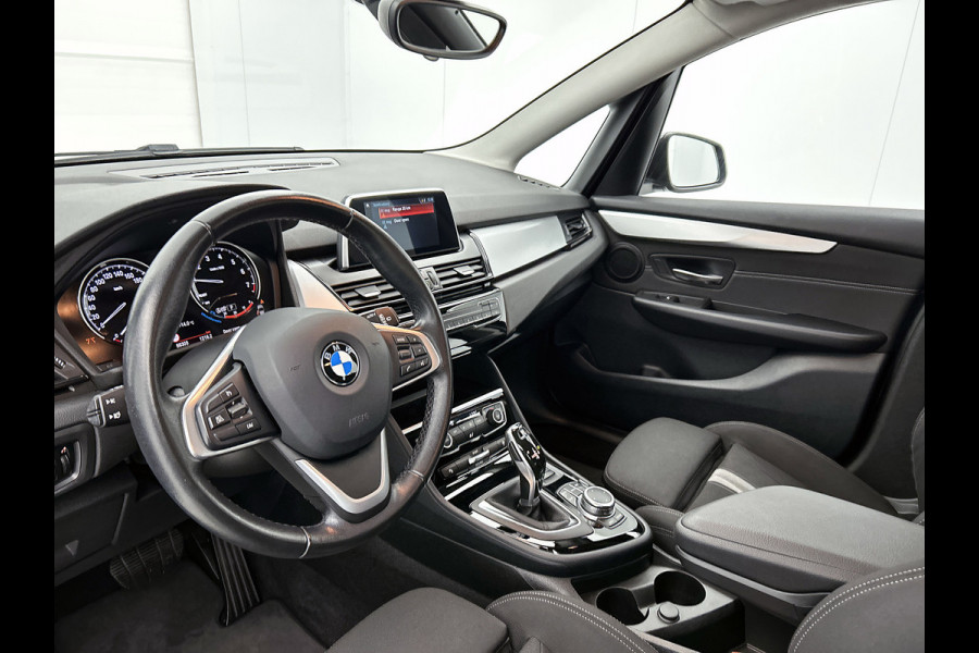 BMW 2 Serie Active Tourer 218i Executive Launch Edition(NL-auto, Dealer OnderH, Camera, Navi, Parkeersensoren, Sportstoelen, Etc) BMW 2 Serie Active Tourer 218i Executive Launch Edition(NL-auto, Dealer OnderH, Camera, Navi, Parkeersensoren, Sportstoelen, Etc)