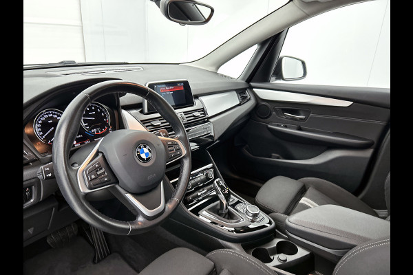 BMW 2 Serie Active Tourer 218i Executive Launch Edition(NL-auto, Dealer OnderH, Camera, Navi, Parkeersensoren, Sportstoelen, Etc) BMW 2 Serie Active Tourer 218i Executive Launch Edition(NL-auto, Dealer OnderH, Camera, Navi, Parkeersensoren, Sportstoelen, Etc)