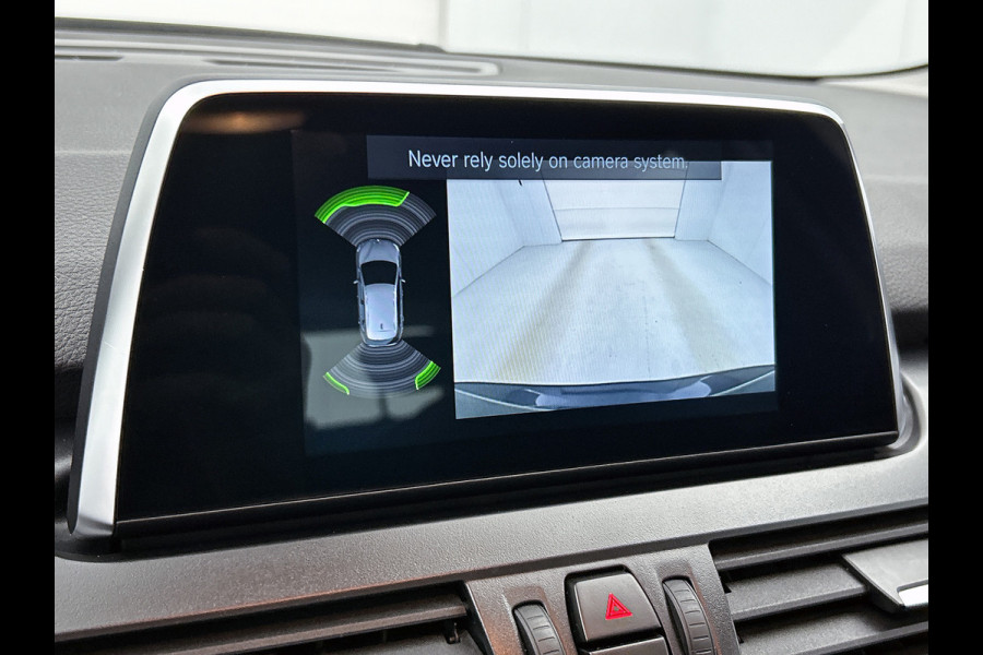 BMW 2 Serie Active Tourer 218i Executive Launch Edition(NL-auto, Dealer OnderH, Camera, Navi, Parkeersensoren, Sportstoelen, Etc) BMW 2 Serie Active Tourer 218i Executive Launch Edition(NL-auto, Dealer OnderH, Camera, Navi, Parkeersensoren, Sportstoelen, Etc)