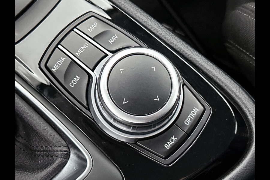 BMW 2 Serie Active Tourer 218i Executive Launch Edition(NL-auto, Dealer OnderH, Camera, Navi, Parkeersensoren, Sportstoelen, Etc) BMW 2 Serie Active Tourer 218i Executive Launch Edition(NL-auto, Dealer OnderH, Camera, Navi, Parkeersensoren, Sportstoelen, Etc)