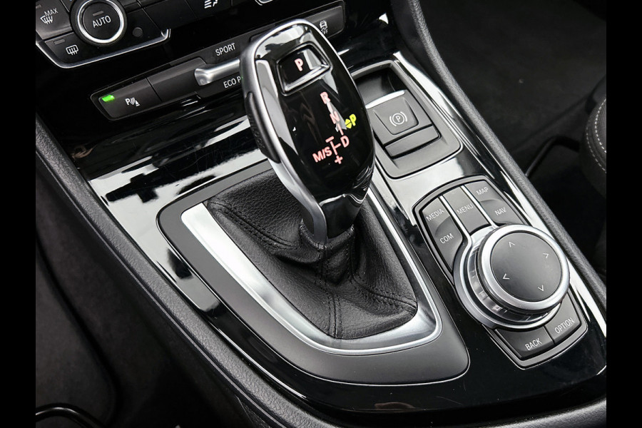 BMW 2 Serie Active Tourer 218i Executive Launch Edition(NL-auto, Dealer OnderH, Camera, Navi, Parkeersensoren, Sportstoelen, Etc) BMW 2 Serie Active Tourer 218i Executive Launch Edition(NL-auto, Dealer OnderH, Camera, Navi, Parkeersensoren, Sportstoelen, Etc)