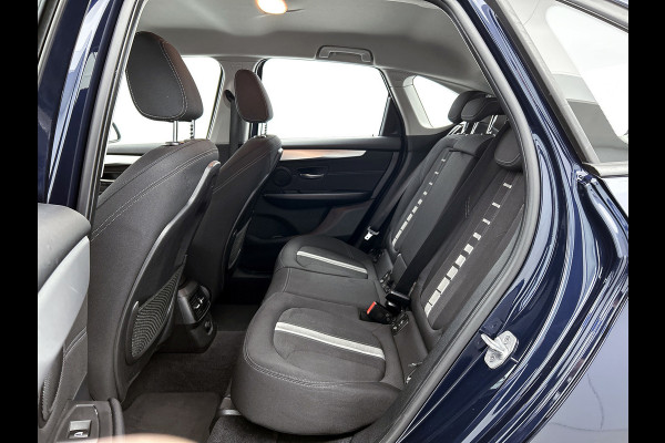 BMW 2 Serie Active Tourer 218i Executive Launch Edition(NL-auto, Dealer OnderH, Camera, Navi, Parkeersensoren, Sportstoelen, Etc) BMW 2 Serie Active Tourer 218i Executive Launch Edition(NL-auto, Dealer OnderH, Camera, Navi, Parkeersensoren, Sportstoelen, Etc)