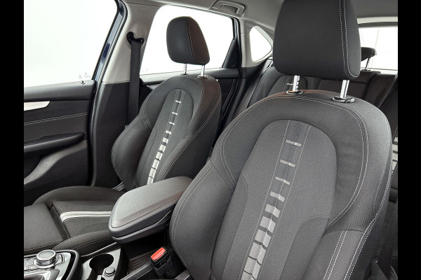 BMW 2 Serie Active Tourer 218i Executive Launch Edition(NL-auto, Dealer OnderH, Camera, Navi, Parkeersensoren, Sportstoelen, Etc) BMW 2 Serie Active Tourer 218i Executive Launch Edition(NL-auto, Dealer OnderH, Camera, Navi, Parkeersensoren, Sportstoelen, Etc)