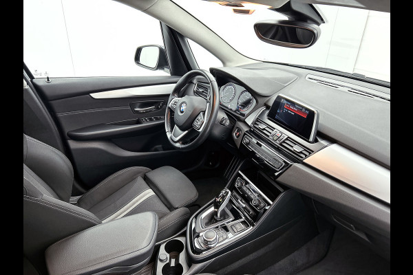 BMW 2 Serie Active Tourer 218i Executive Launch Edition(NL-auto, Dealer OnderH, Camera, Navi, Parkeersensoren, Sportstoelen, Etc) BMW 2 Serie Active Tourer 218i Executive Launch Edition(NL-auto, Dealer OnderH, Camera, Navi, Parkeersensoren, Sportstoelen, Etc)